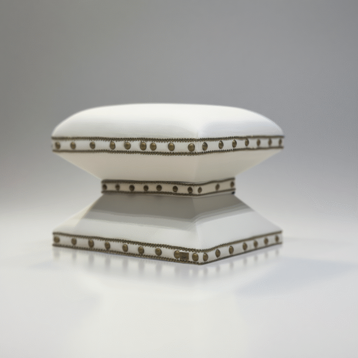 Embroidered leather luxury bench - Image 2